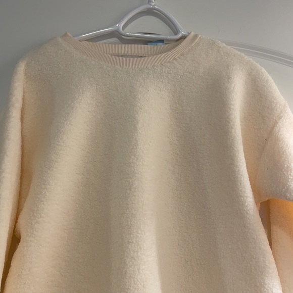 Loft beige soft fluffy medium top NWT - Picture 2 of 3
